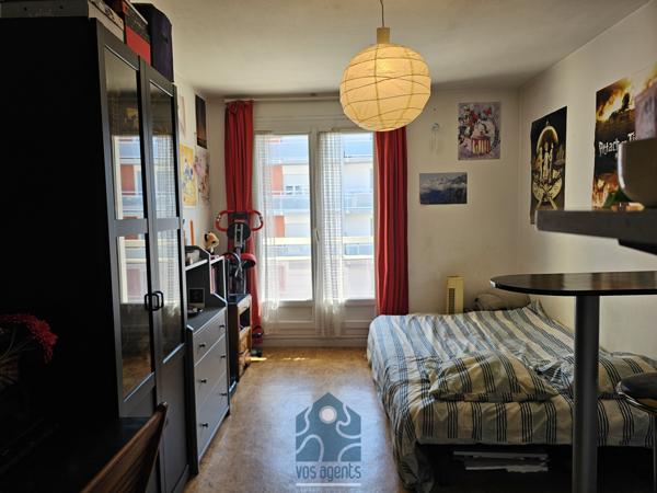 Studio avec balcon et cave
