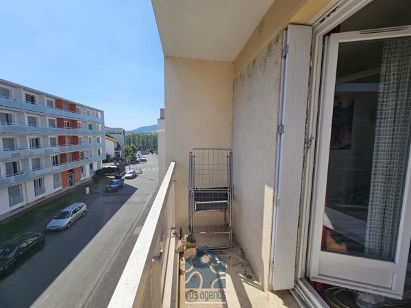 Studio avec balcon et cave