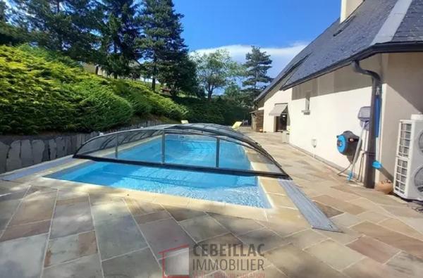 Maison de caractère avec piscine couverte et vue exceptionnelle