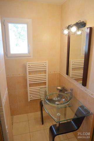 MAISON PLAIN-PIED 8 PIÈCES 196 m², GARAGE, TERRASSE, ÉTANG, PISCINE HORS SOL sur TERRAIN 16 295 m² Aizenay (85190)