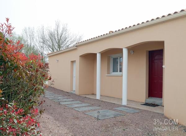 MAISON PLAIN-PIED 8 PIÈCES 196 m², GARAGE, TERRASSE, ÉTANG, PISCINE HORS SOL sur TERRAIN 16 295 m² Aizenay (85190)