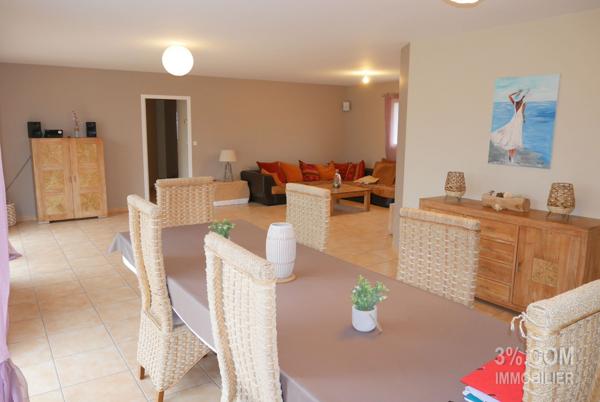 MAISON PLAIN-PIED 8 PIÈCES 196 m², GARAGE, TERRASSE, ÉTANG, PISCINE HORS SOL sur TERRAIN 16 295 m² Aizenay (85190)