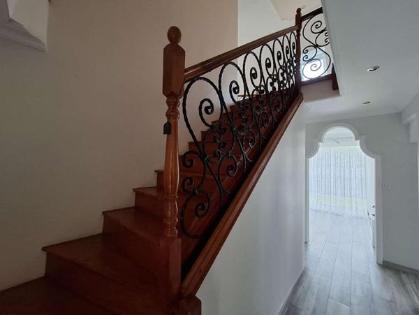 Maison/Pavillon L AIGLE 7 pièce(s) 122 m2 avec terrain 630m²