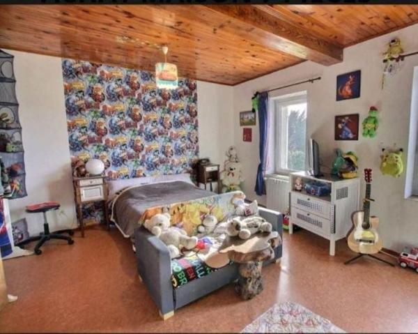 Corps de ferme entièrement rénové 246m² sur 3384m² de terrain, Lapalud 399 000 HAI