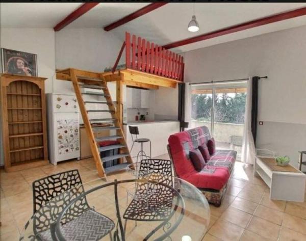 Corps de ferme entièrement rénové 246m² sur 3384m² de terrain, Lapalud 399 000 HAI