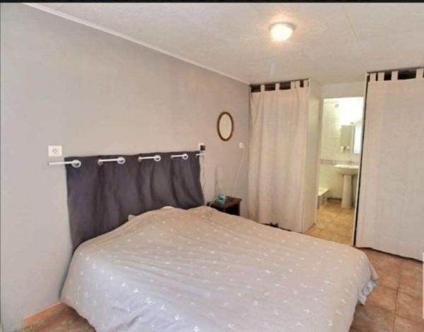 Corps de ferme entièrement rénové 246m² sur 3384m² de terrain, Lapalud 399 000 HAI