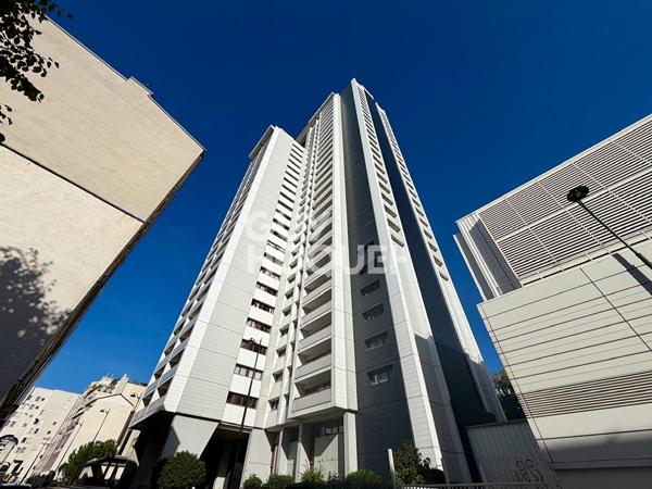 PARIS 15e - 2 PIÈCES 44,33 m² - BALCON - VUE DÉGAGÉE