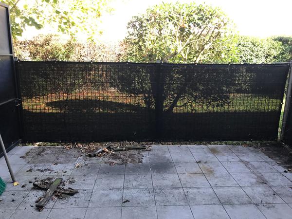 33320 EYSINES - Studio à louer en rez-de-chaussée avec terrasse et parking