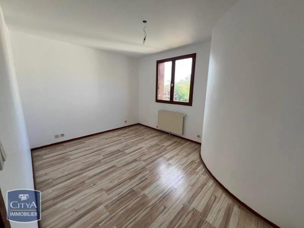 Appartement à louer 4 pièces 99.9m²