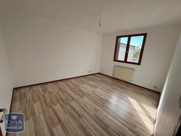 Appartement à louer 4 pièces 99.9m²
