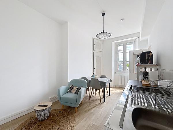 RUE SAINT JACQUES T1 BIS MEUBLE DISPONIBLE LE 250/05