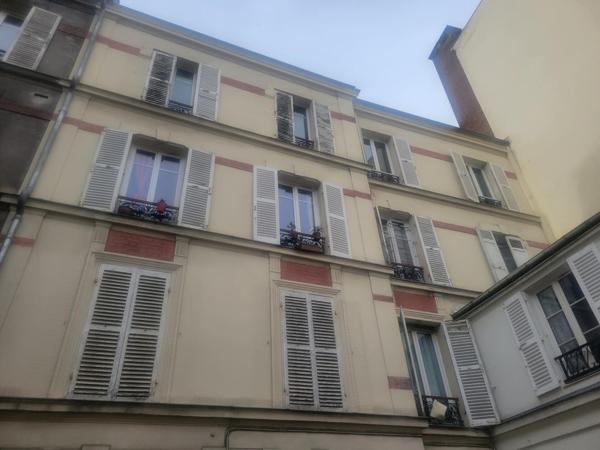 Trois pièces traversant avec une vue entièrement dégagée