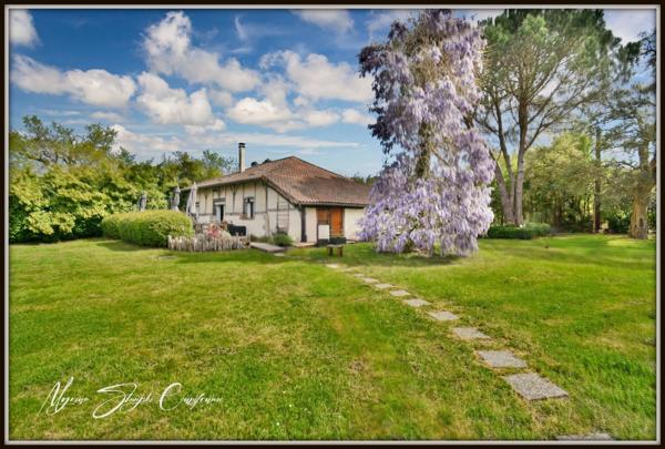 Maison Landaise de charme de 140 m² à vendre 6 pièces LINXE (40) au calme avec piscine.