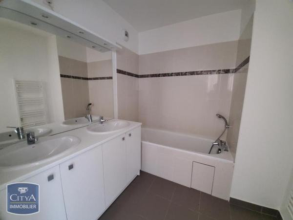 Appartement à louer 4 pièces 72.99m²