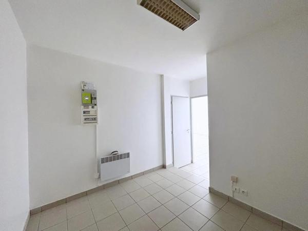 Local commercial à louer 65.08m² Étupes (25460)