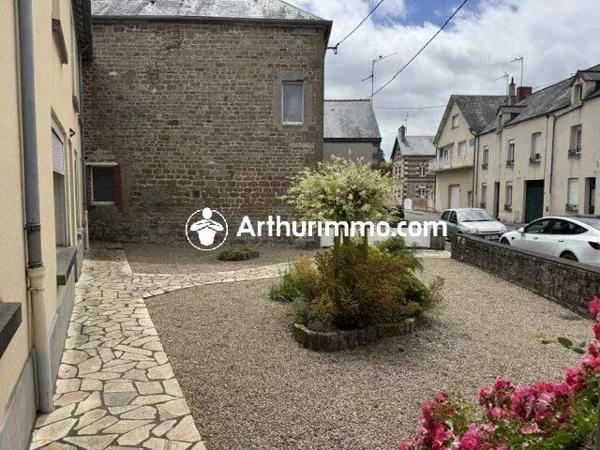 Vente                                                      Maison
                        
                     5 pièces                      110 m2                     à La Ferté-Macé