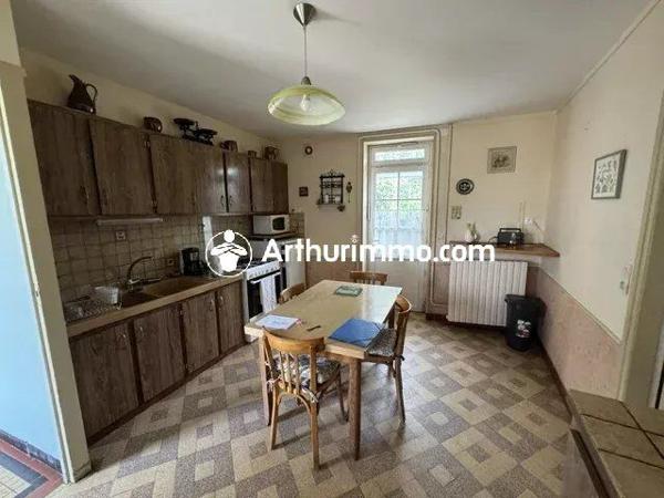 Vente                                                      Maison
                        
                     5 pièces                      110 m2                     à La Ferté-Macé
