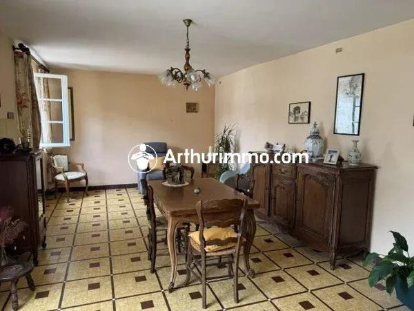 Vente                                                      Maison
                        
                     5 pièces                      110 m2                     à La Ferté-Macé