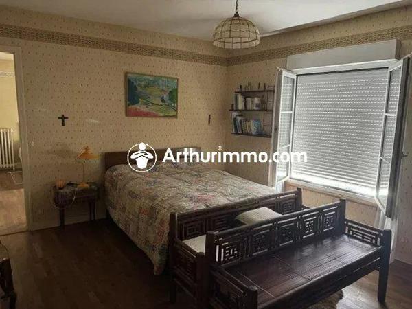 Vente                                                      Maison
                        
                     5 pièces                      110 m2                     à La Ferté-Macé