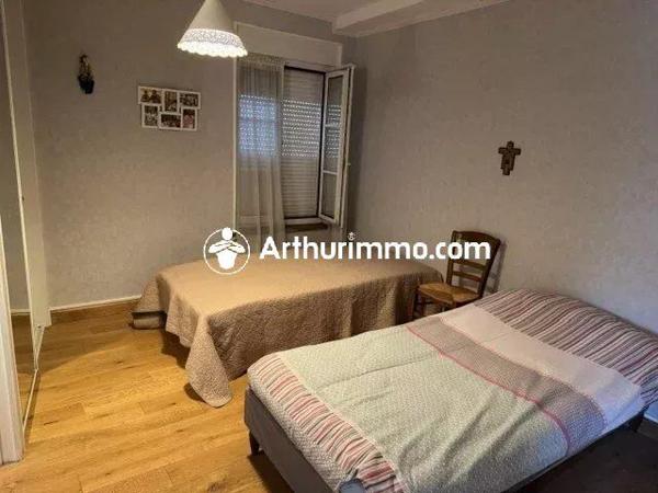 Vente                                                      Maison
                        
                     5 pièces                      110 m2                     à La Ferté-Macé