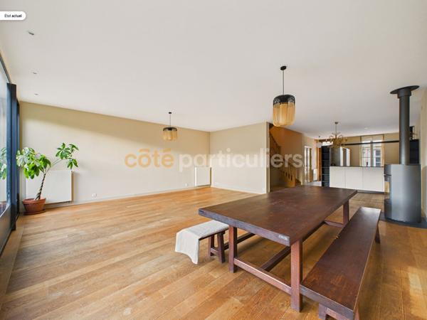 Vente
                Maison194 m² - 7 Pièces -
                    BORDEAUX (33000)