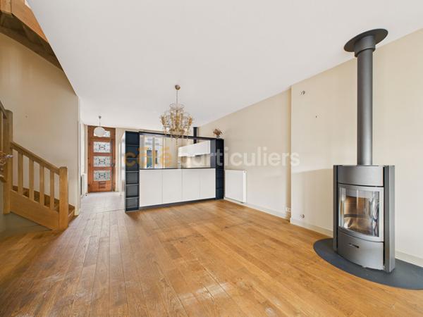 Vente
                Maison194 m² - 7 Pièces -
                    BORDEAUX (33000)