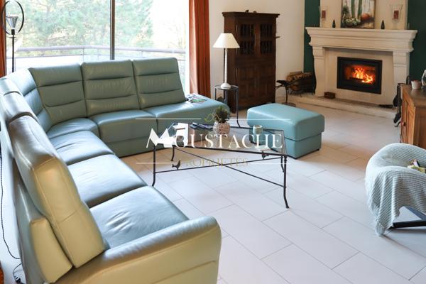 VILLA D'EXCEPTION AVEC PISCINE - A 700 mètres DE LA PLAGE -