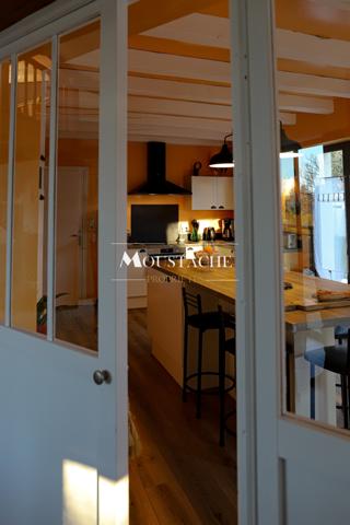 VILLA D'EXCEPTION AVEC PISCINE - A 700 mètres DE LA PLAGE -