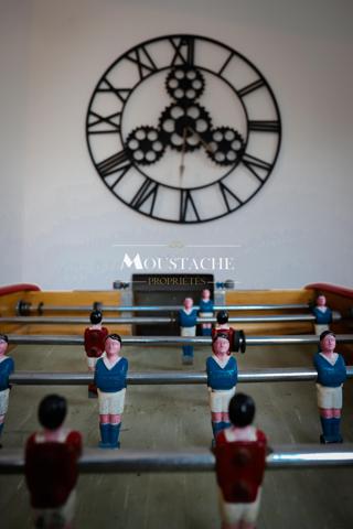 VILLA D'EXCEPTION AVEC PISCINE - A 700 mètres DE LA PLAGE -