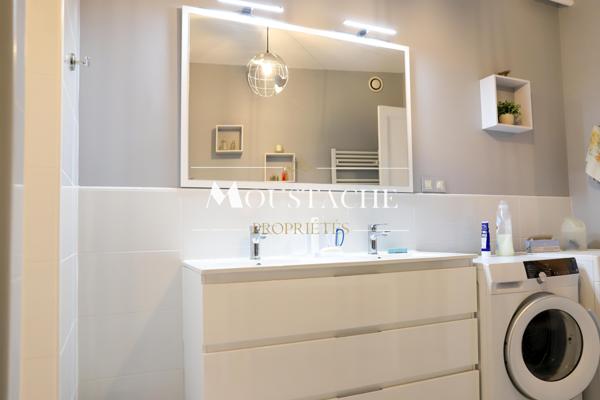 VILLA D'EXCEPTION AVEC PISCINE - A 700 mètres DE LA PLAGE -