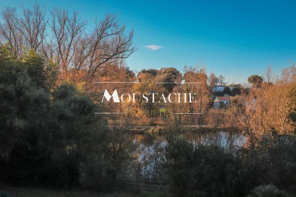 VILLA D'EXCEPTION AVEC PISCINE - A 700 mètres DE LA PLAGE -