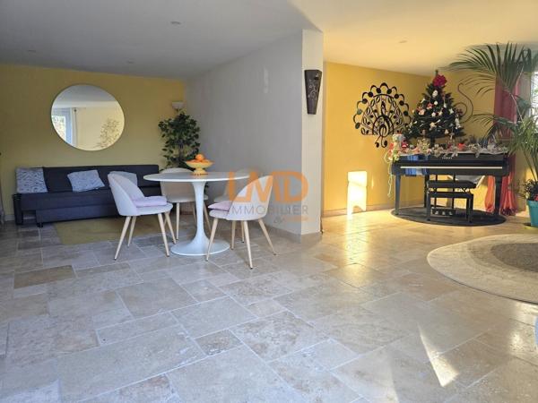 Maison au calme avec deux logements et garage