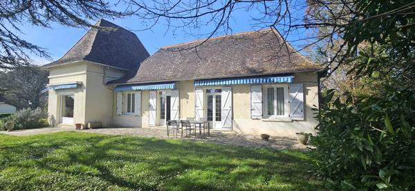 Maison avec vue panoramique et piscine – Proche Bergerac
