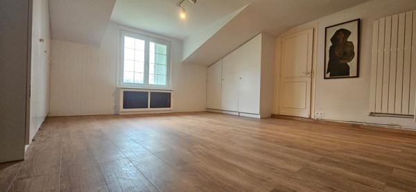 Maison avec vue panoramique et piscine – Proche Bergerac