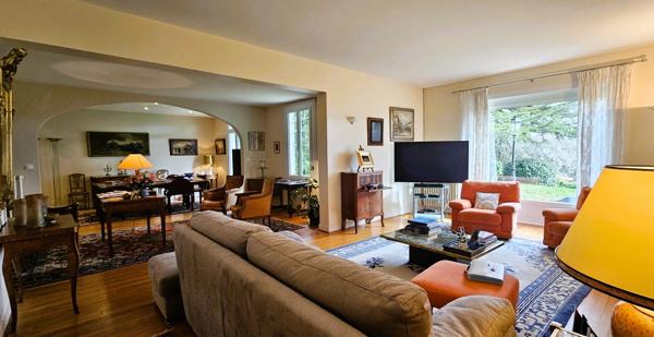 Maison avec vue panoramique et piscine – Proche Bergerac