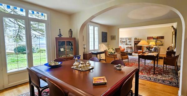 Maison avec vue panoramique et piscine – Proche Bergerac