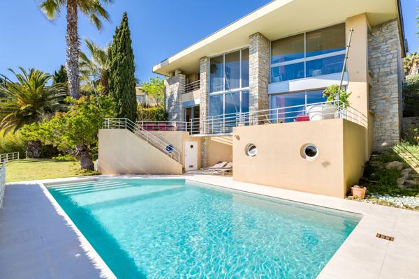 La Ciotat (13600) Vente à prix progressif – Villa d’architecte contemporaine, vue mer panoramique à La Ciotat