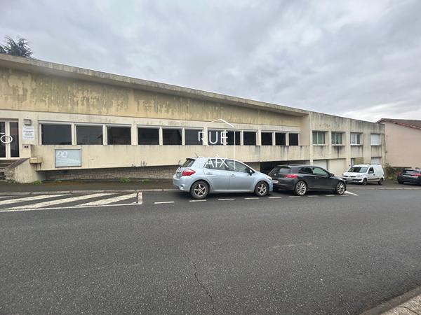 79420 SAINT LIN Locaux administratif Saint Lin 335 m2