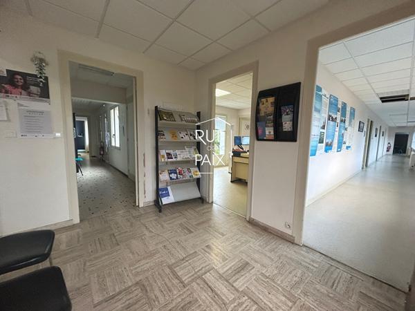 79420 SAINT LIN Locaux administratif Saint Lin 335 m2