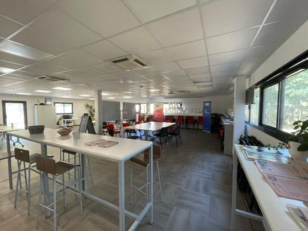 Bureaux à louer à Nîmes Parc Georges Besse avec parking privatif