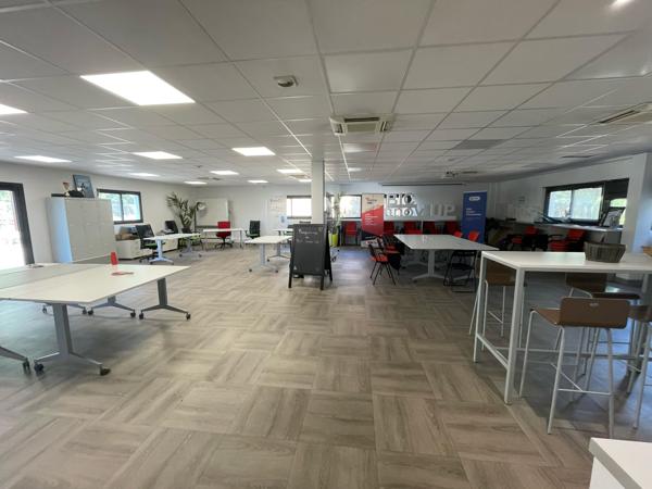Bureaux à louer à Nîmes Parc Georges Besse avec parking privatif