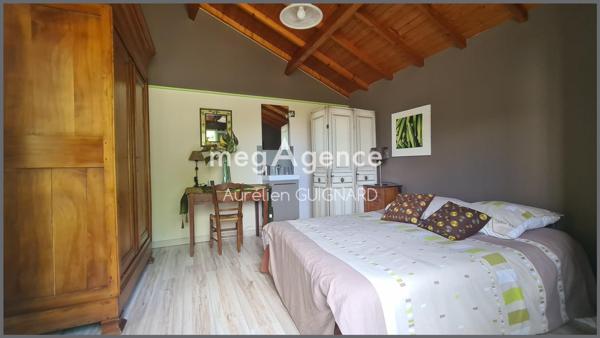 Maison à BRESSUIRE, 79300 - 10 pièces 160m²