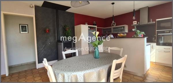 Maison à BRESSUIRE, 79300 - 10 pièces 160m²