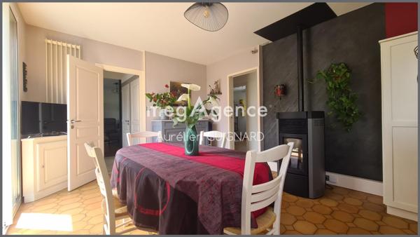 Maison à BRESSUIRE, 79300 - 10 pièces 160m²