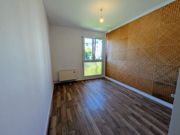 GRAND T5 RENOVE A PROXIMITE DE LA LIGNE DE TRAM17