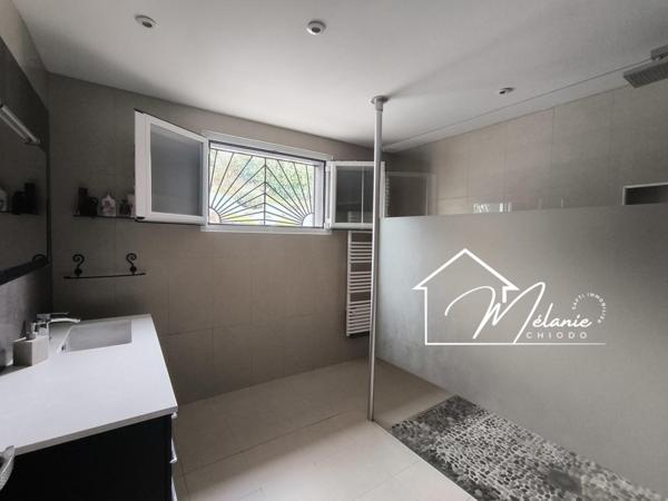 Maison individuelle 4 chambres jardin dépendances