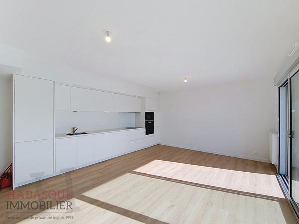 Appartement 3 pièces à louer à Landerneau - Réf. 2360GLG , Landerneau
