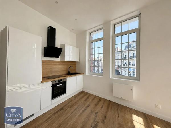 Appartement à louer 2 pièces 66.33m² Cambrai (59400)