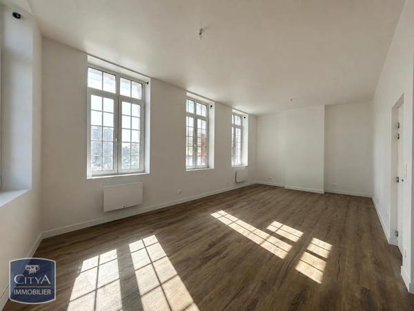 Appartement à louer 2 pièces 66.33m² Cambrai (59400)