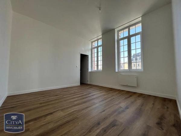 Appartement à louer 2 pièces 66.33m² Cambrai (59400)